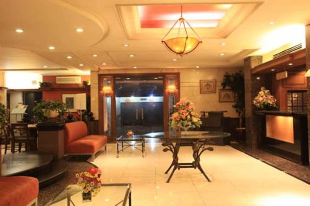 Mabini Mansion Hotel & Residential Suites Manila Bagian luar foto
