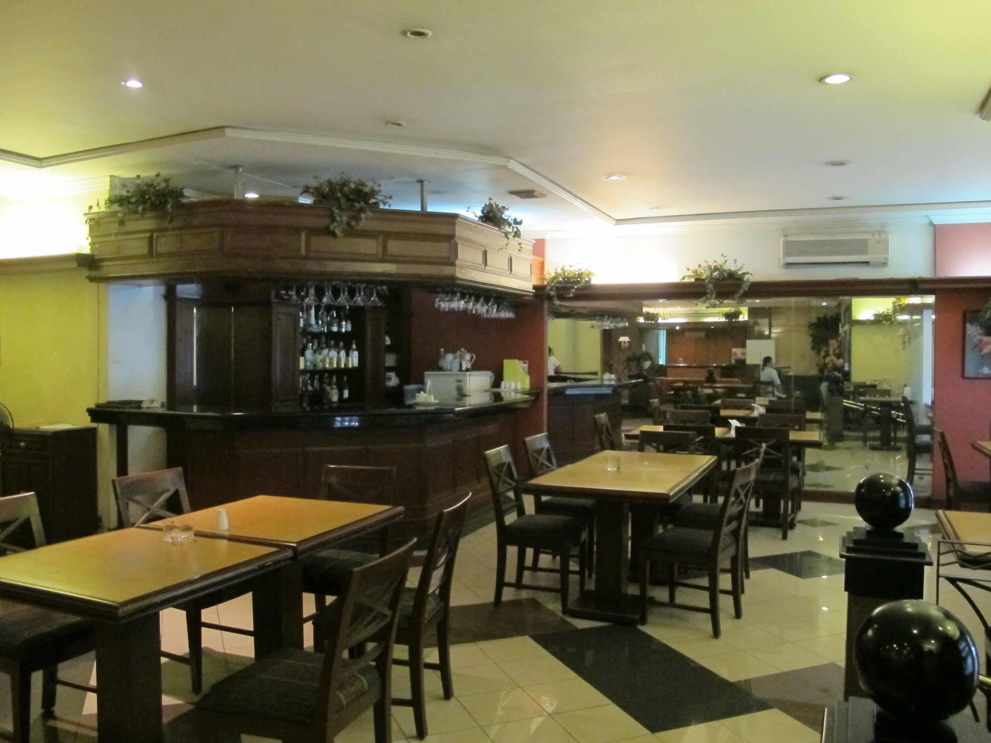 Mabini Mansion Hotel & Residential Suites Manila Bagian luar foto
