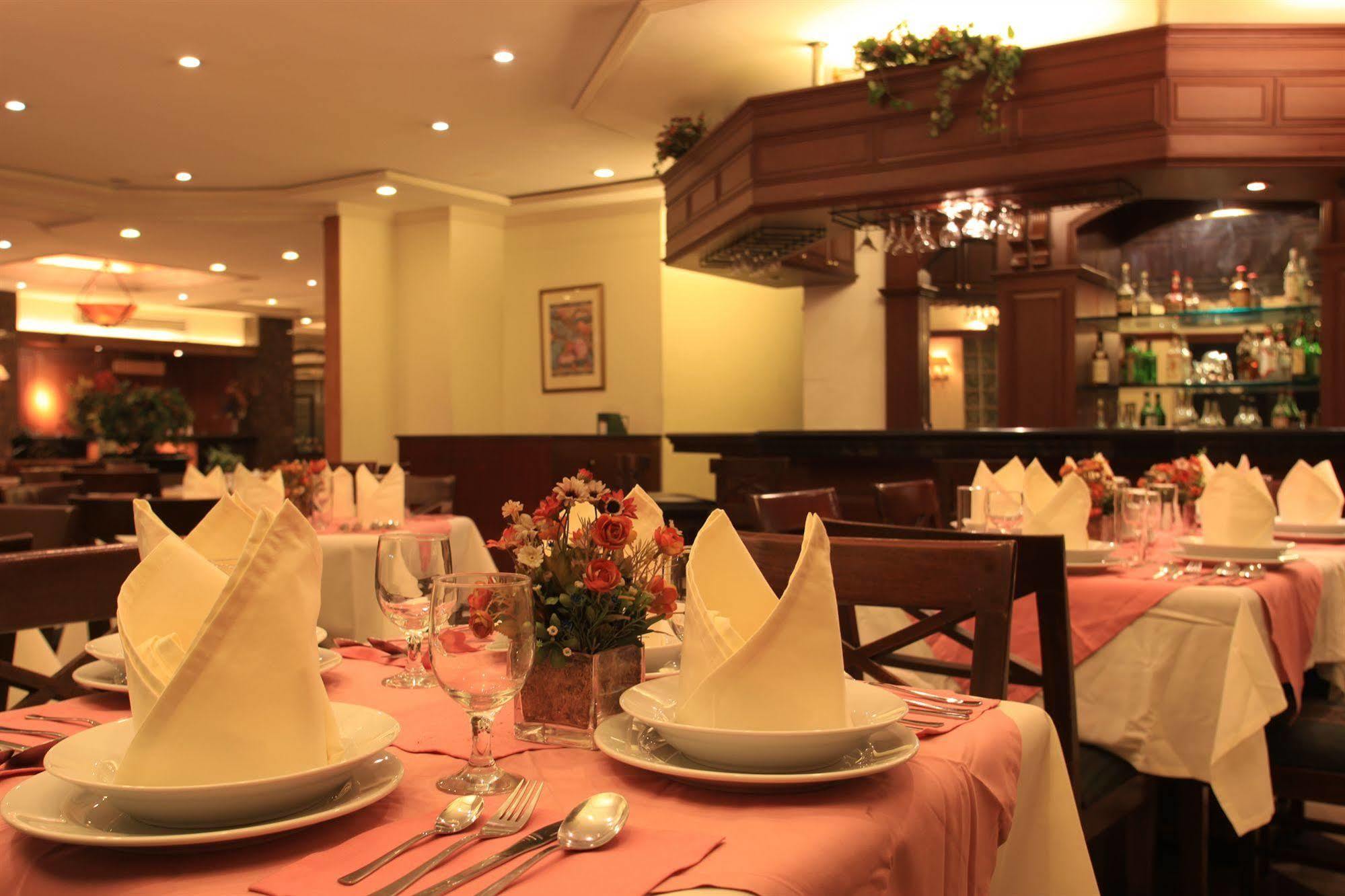 Mabini Mansion Hotel & Residential Suites Manila Bagian luar foto
