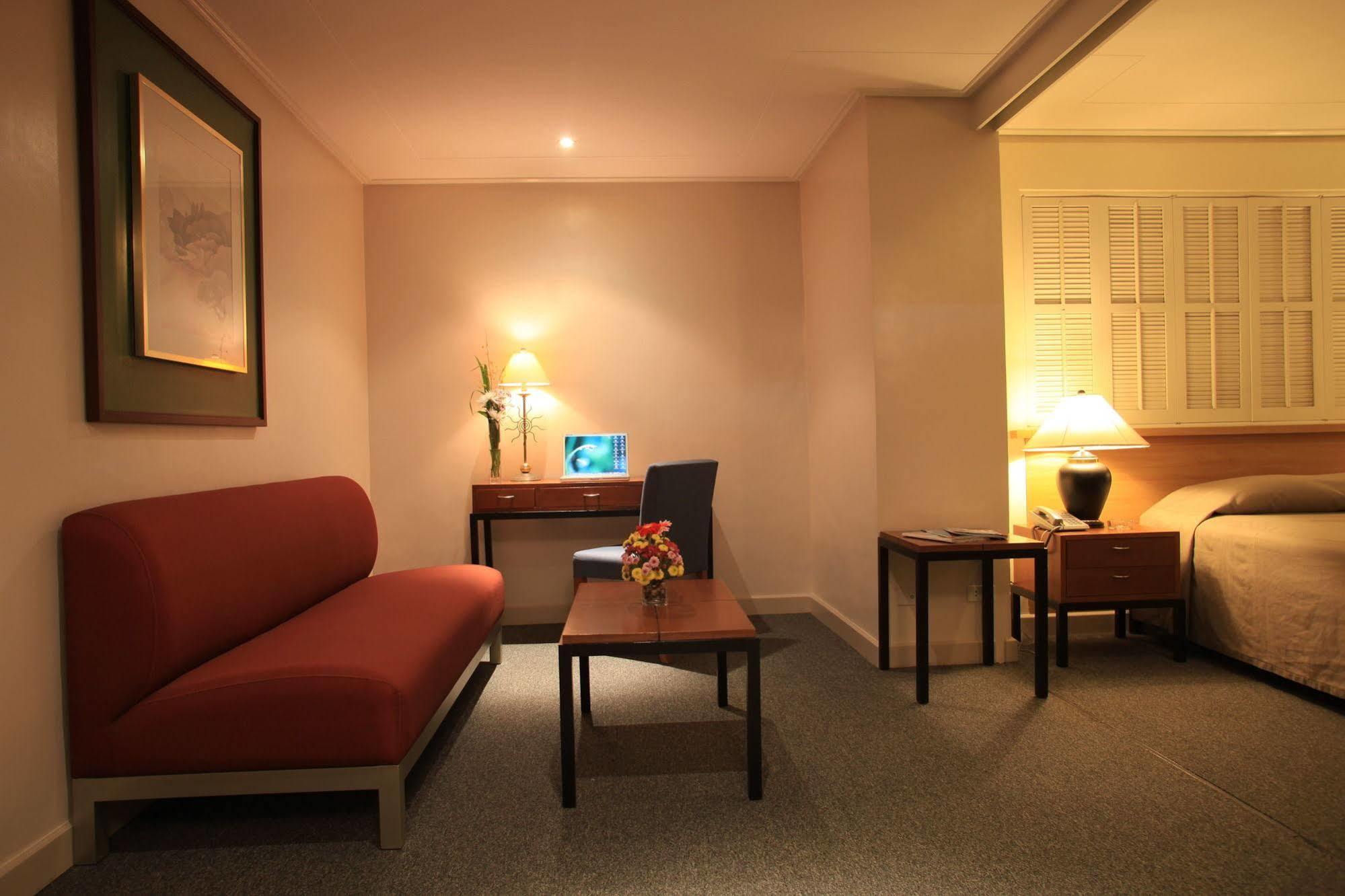 Mabini Mansion Hotel & Residential Suites Manila Bagian luar foto