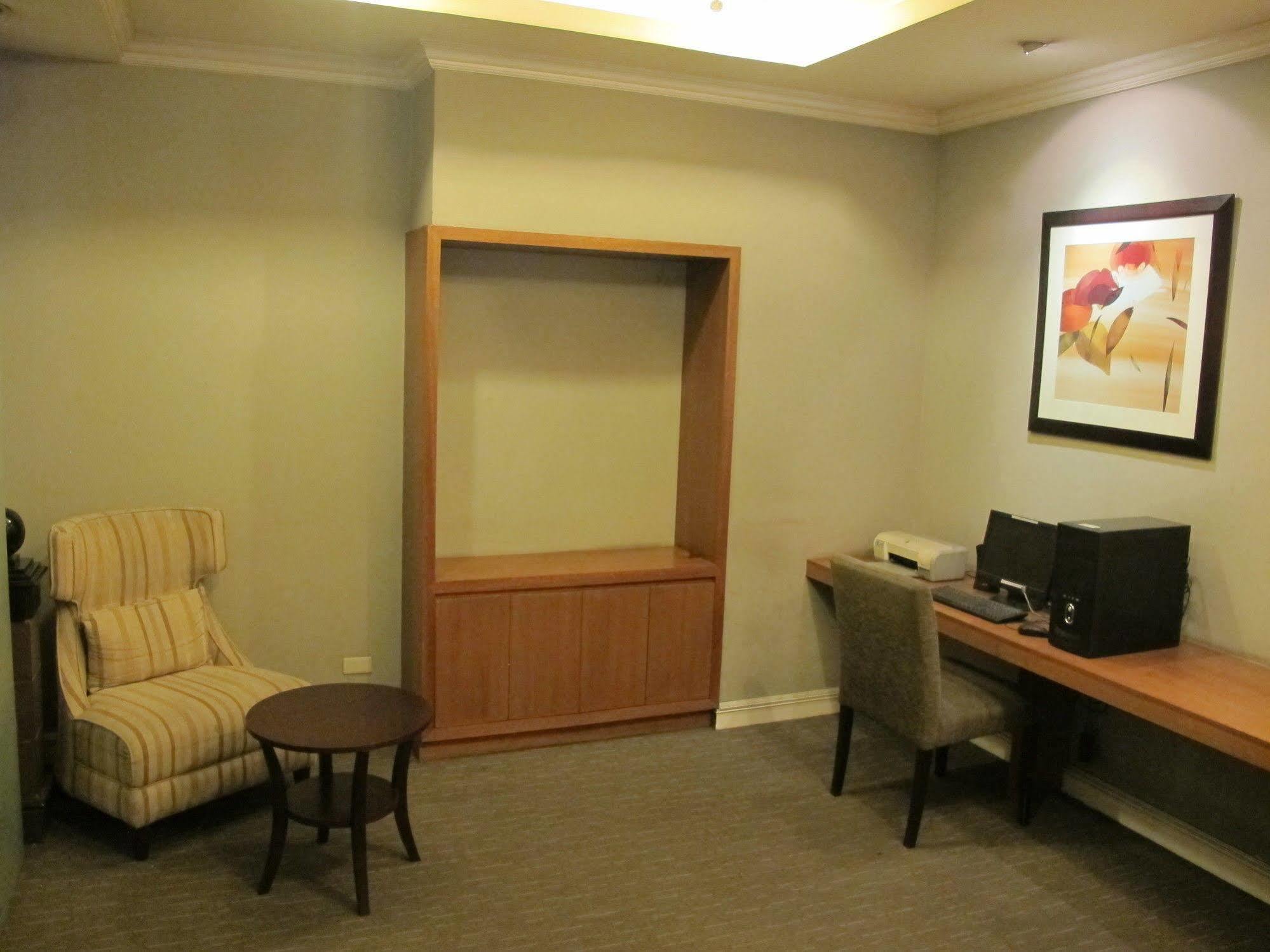 Mabini Mansion Hotel & Residential Suites Manila Bagian luar foto