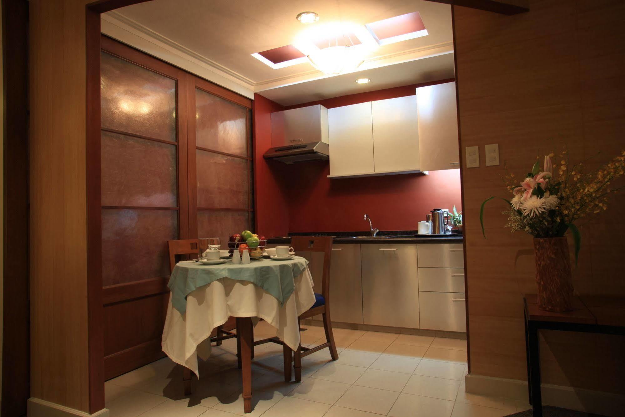 Mabini Mansion Hotel & Residential Suites Manila Bagian luar foto
