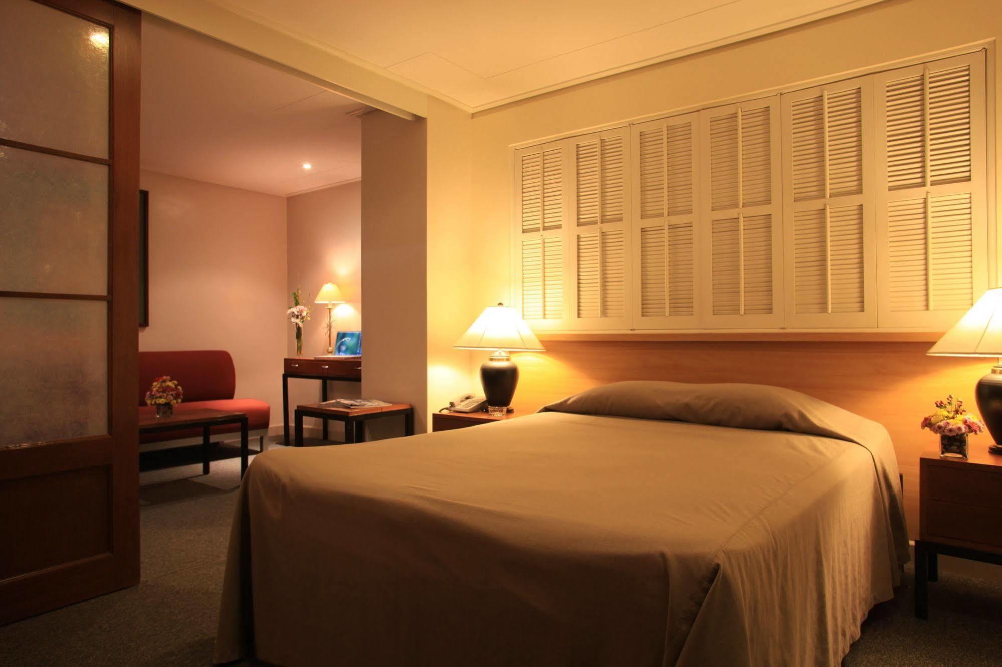 Mabini Mansion Hotel & Residential Suites Manila Bagian luar foto