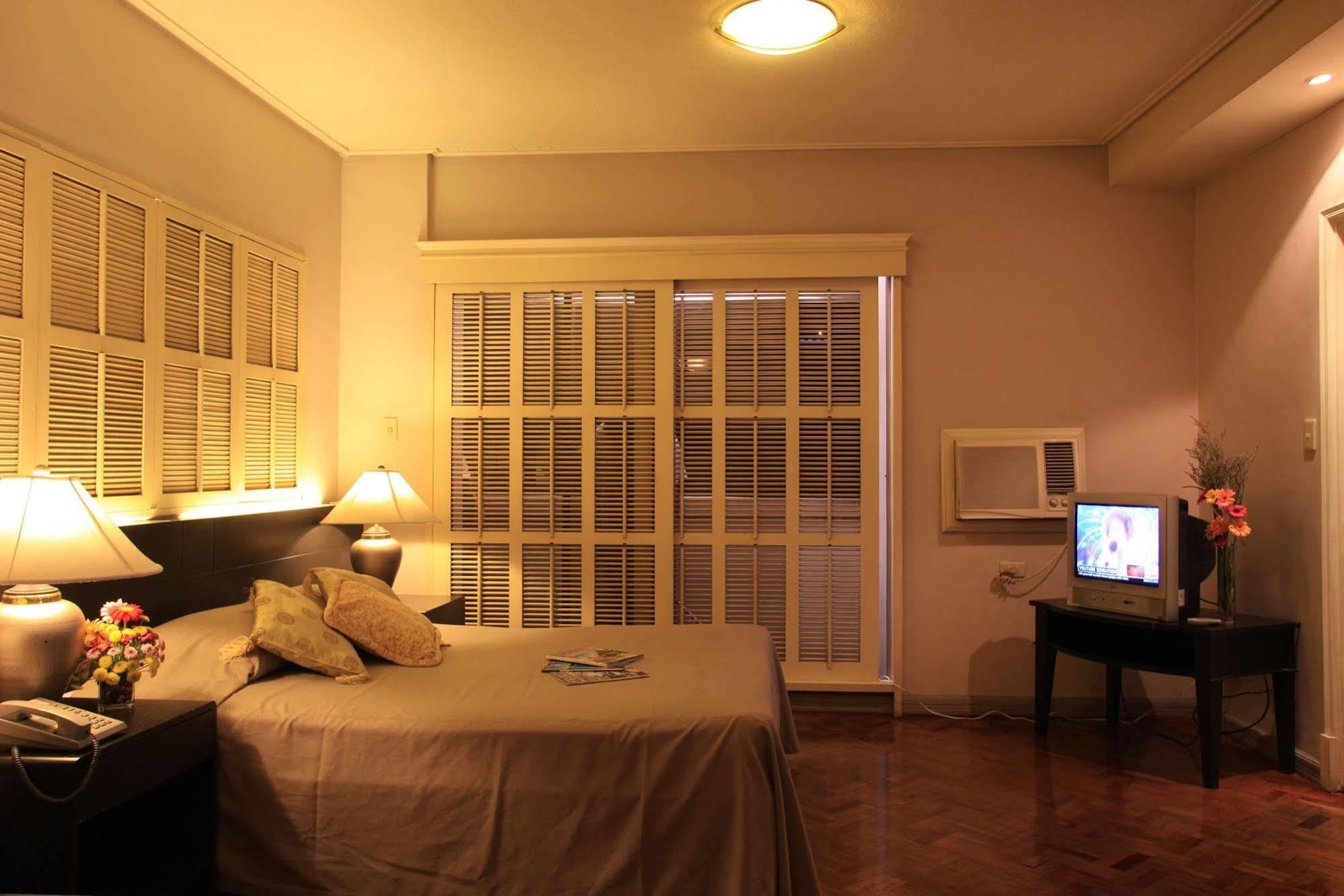 Mabini Mansion Hotel & Residential Suites Manila Bagian luar foto